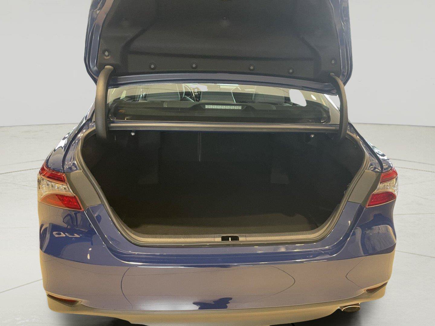 Used 2023 Toyota Camry XLE w/ Navigation Package FWD image 9