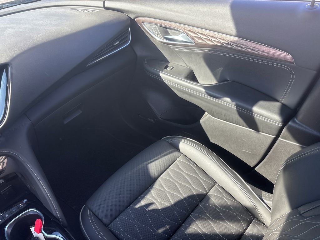 Used 2022 Buick Envision Avenir w/ Technology Package II image 15