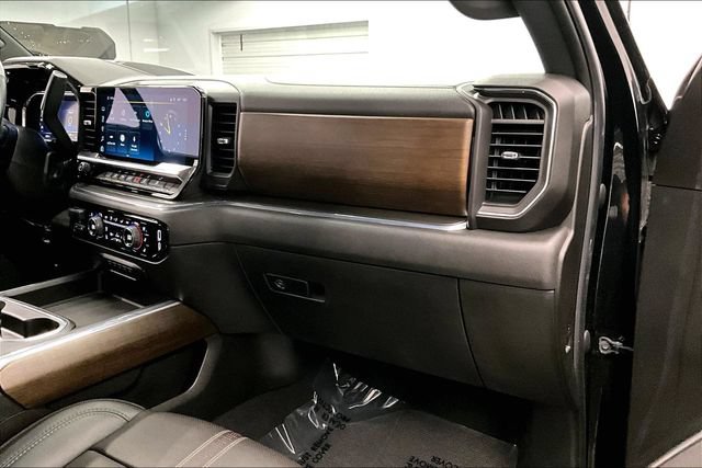 Used 2024 Chevrolet Silverado 2500 High Country w/ High Country Premium Package AWD/4WD image 19