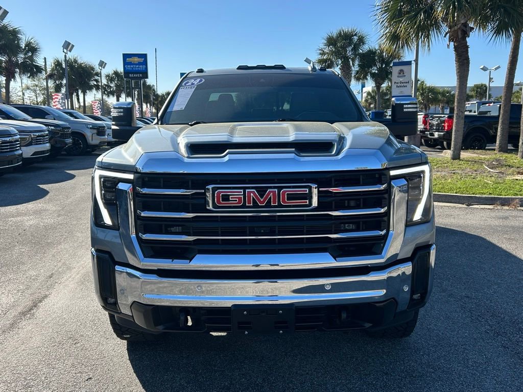 Used 2024 GMC Sierra 2500 SLT w/ SLT Premium Package image 3