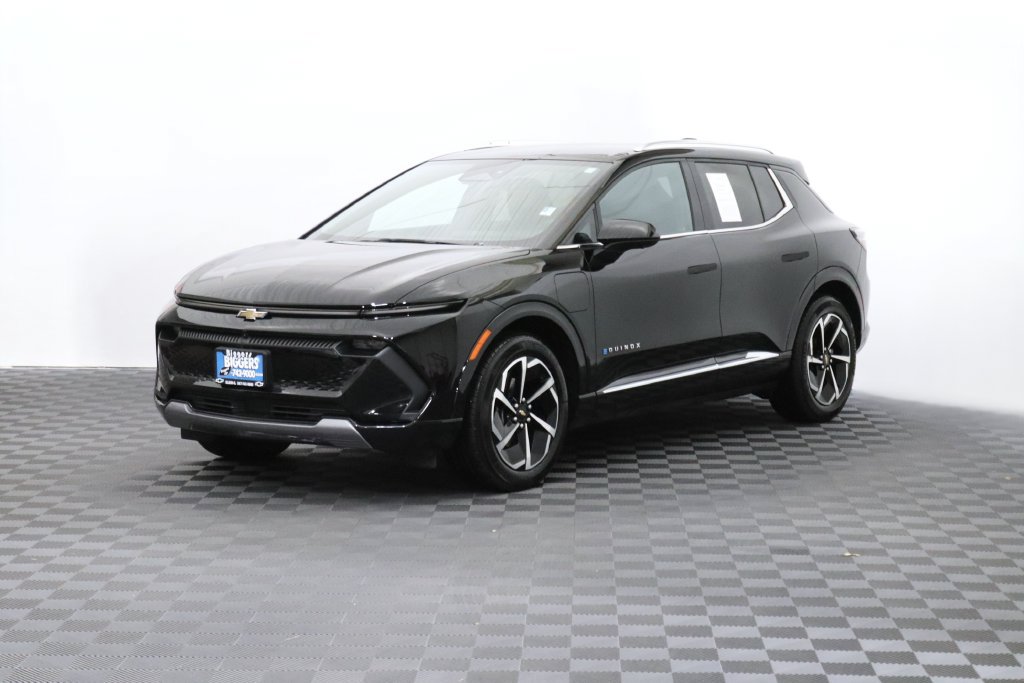 Certified 2024 Chevrolet Equinox EV LT FWD image 3