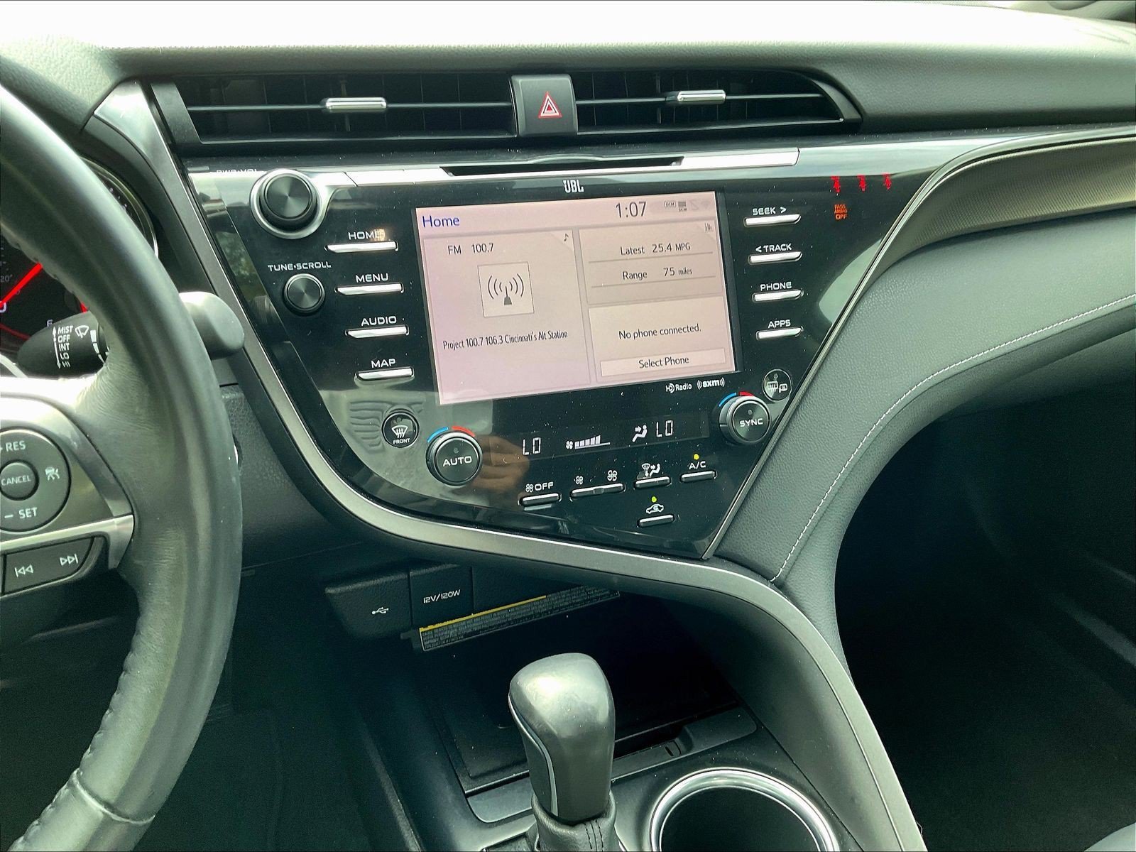Used 2020 Toyota Camry XSE FWD image 9