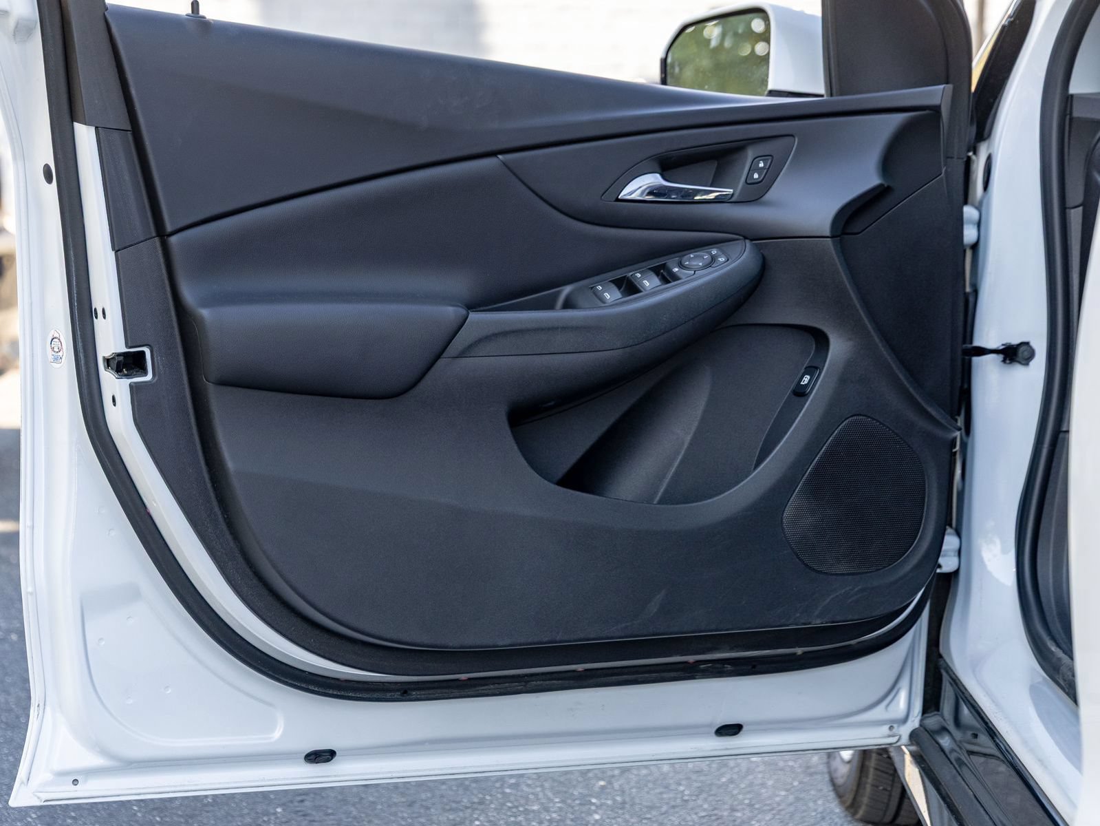 Used 2018 Chevrolet Volt LT FWD image 16