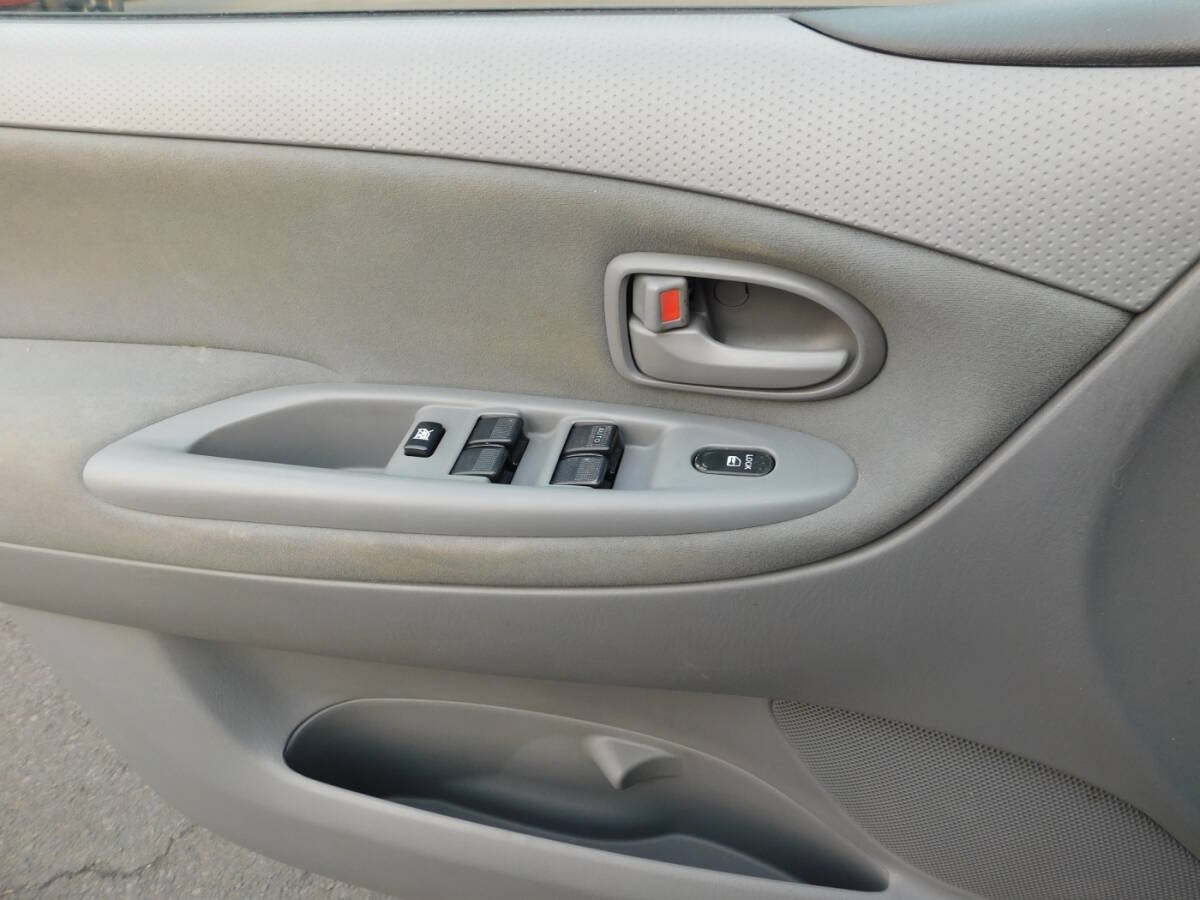 Used 2004 MAZDA MPV LX FWD image 16