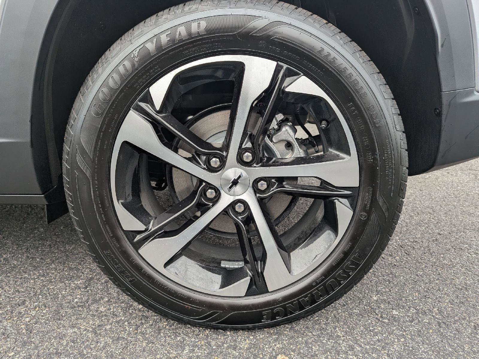 New 2026 Chevrolet Trax RS w/ Sunroof Package image 34