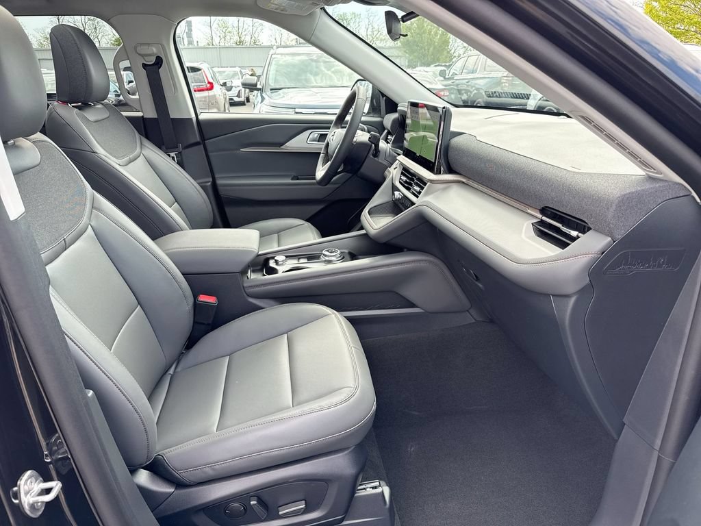 New 2026 Ford Explorer Active w/ Active Comfort Package AWD/4WD image 23