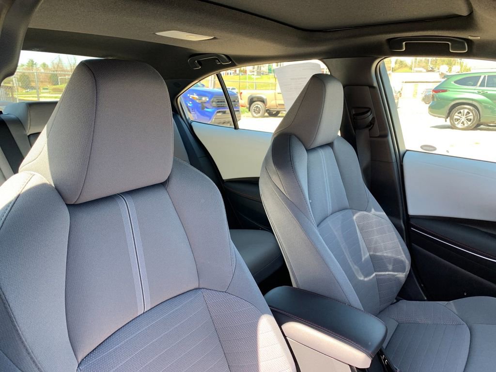 Used 2025 Toyota Corolla SE w/ SE Premium Package image 19