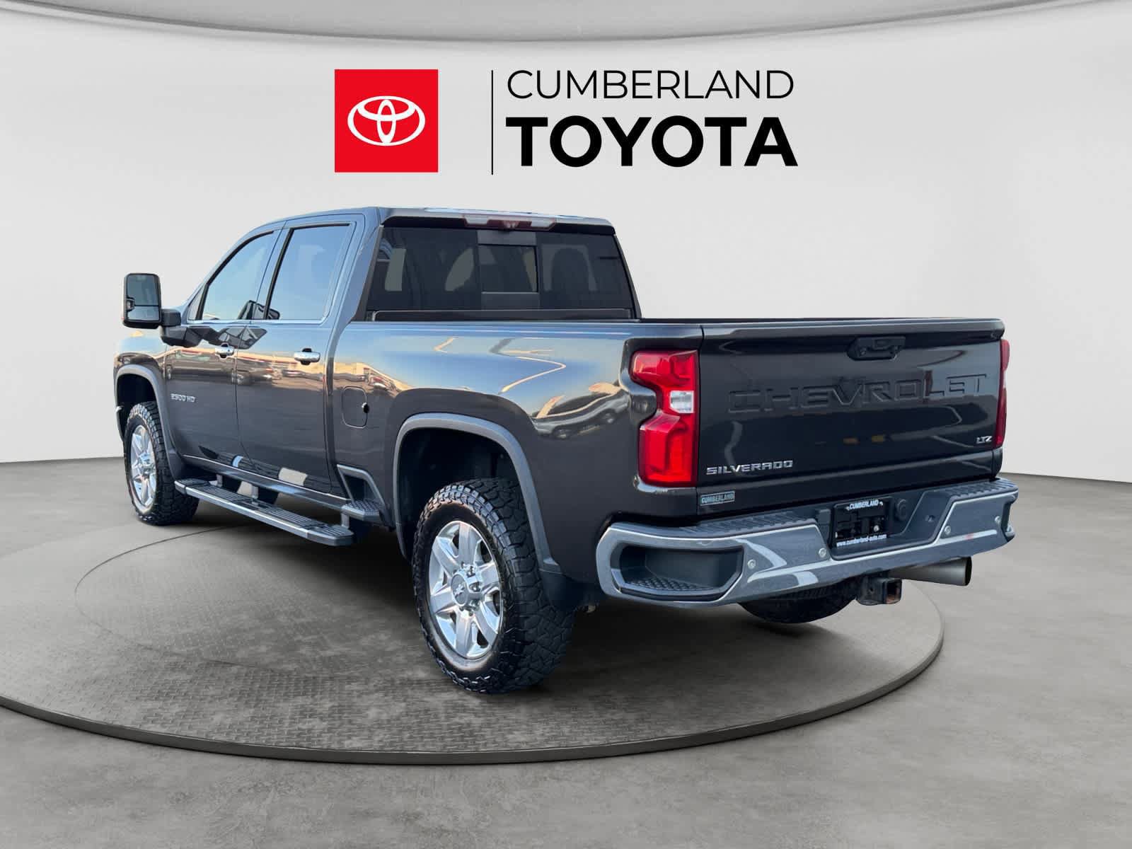 Used 2020 Chevrolet Silverado 2500 LTZ w/ LTZ Premium Package AWD/4WD image 3