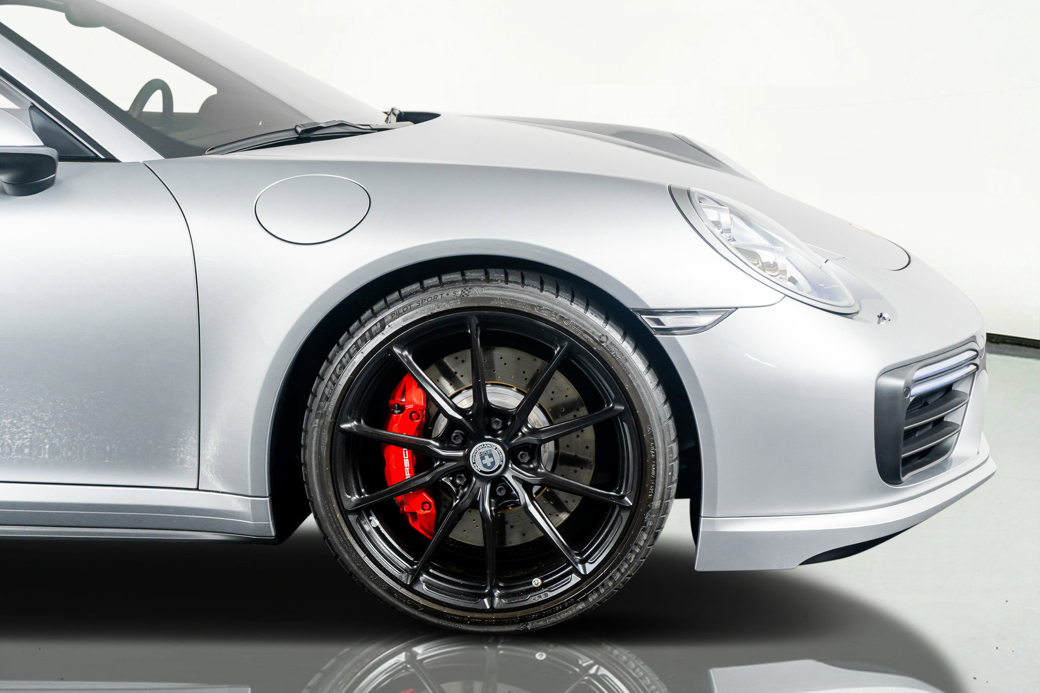 Used 2017 Porsche 911 Turbo S image 6