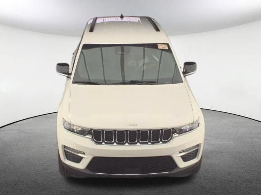 Used 2024 Jeep Grand Cherokee Limited AWD/4WD image 2