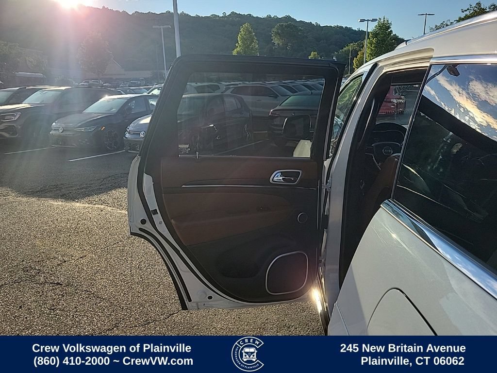 Used 2019 Jeep Grand Cherokee Summit AWD/4WD image 49
