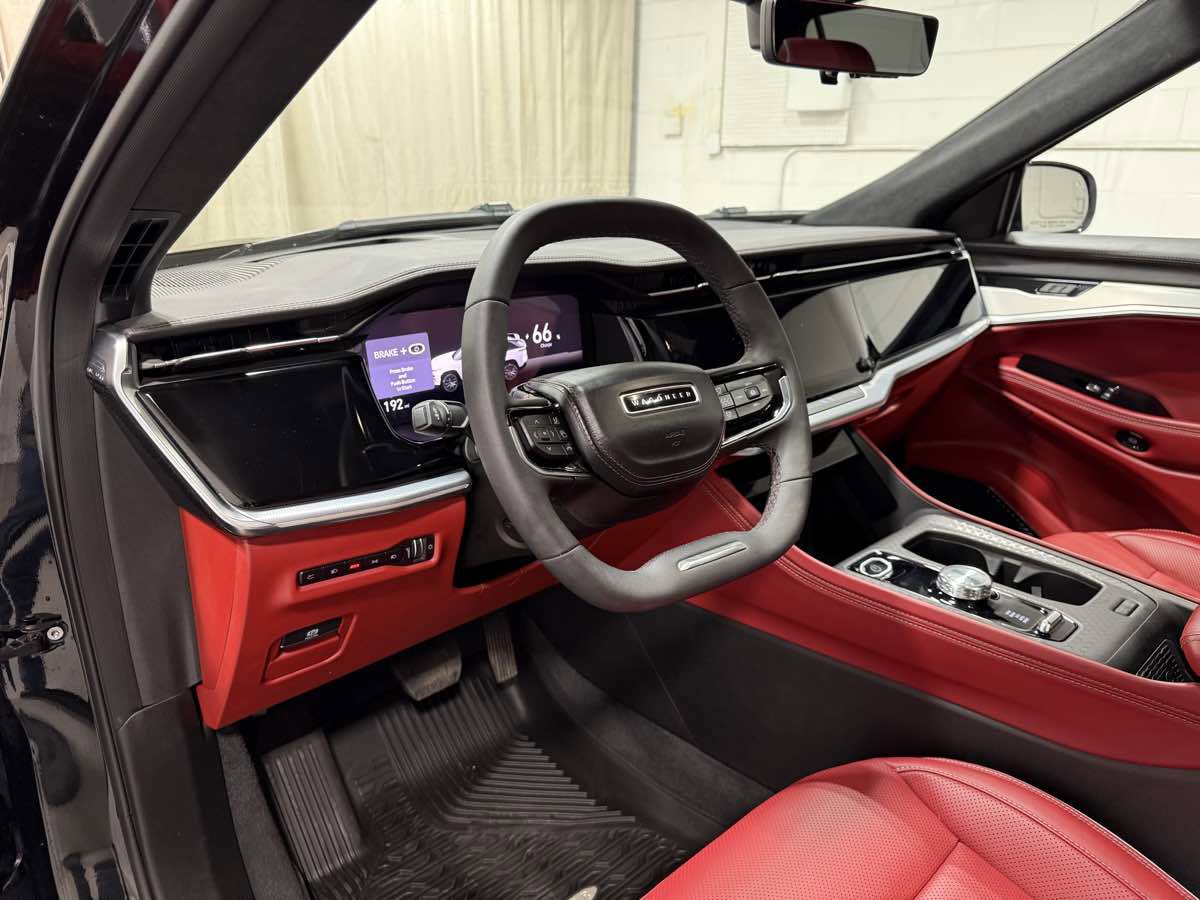 Used 2024 Jeep Wagoneer Launch Edition image 10