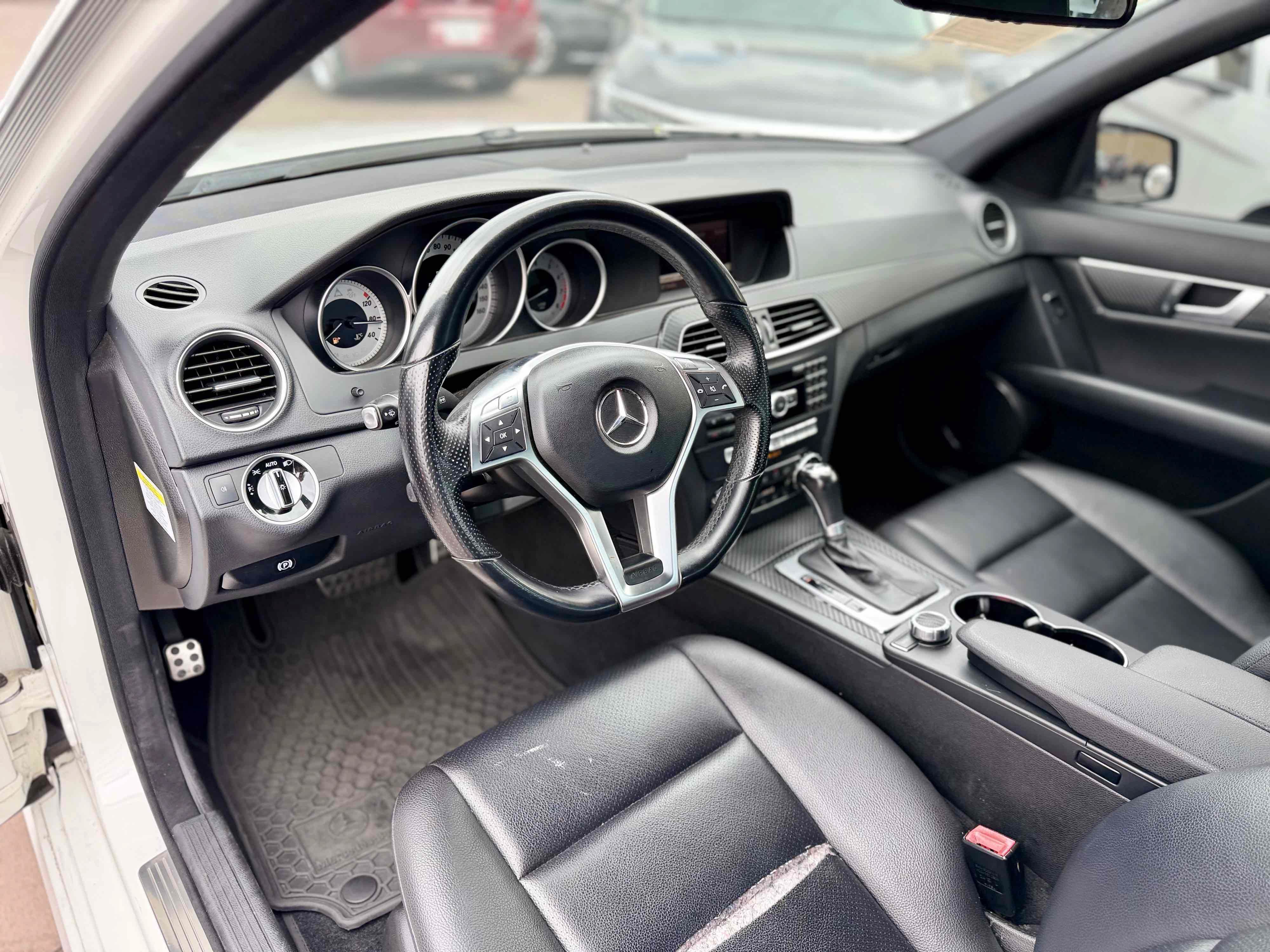 Used 2013 Mercedes-Benz C 250 Sedan w/ Premium 1 Pkg image 17