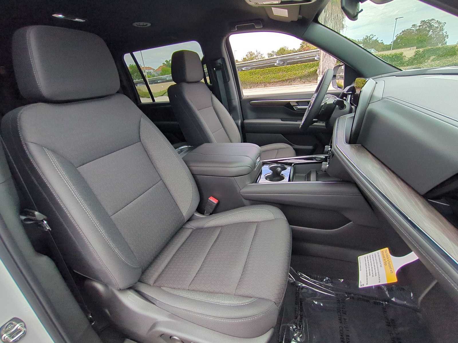 New 2026 Chevrolet Suburban LS RWD image 27