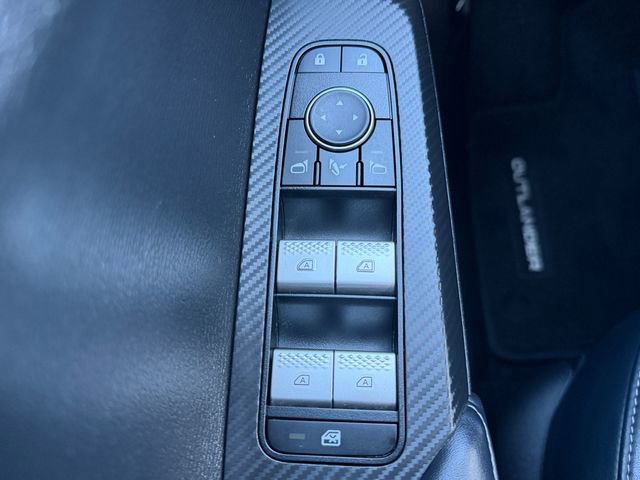 Used 2024 Mitsubishi Outlander SE Black Edition image 17