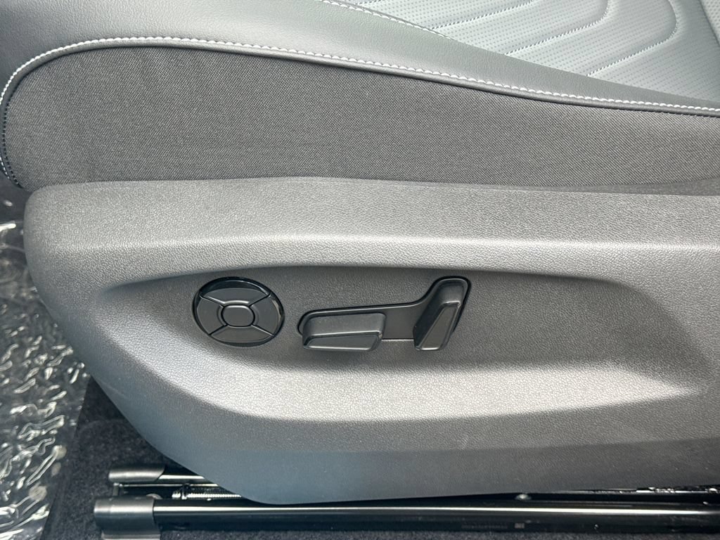 New 2026 Volkswagen Tiguan SE AWD/4WD image 14