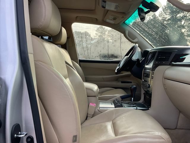 Used 2011 Lexus LX 570 4WD w/ Luxury Pkg image 15