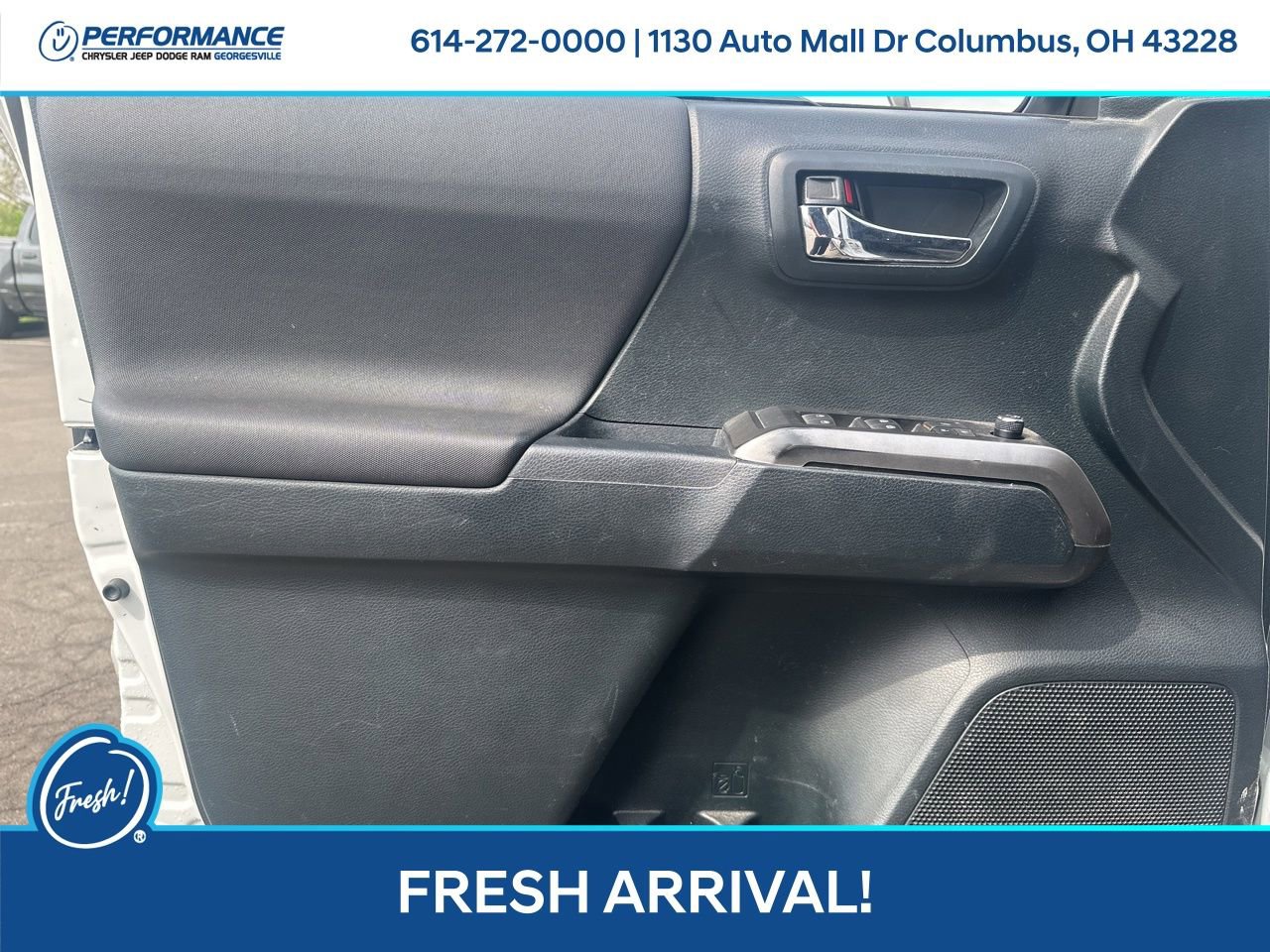 Used 2016 Toyota Tacoma TRD Sport image 10