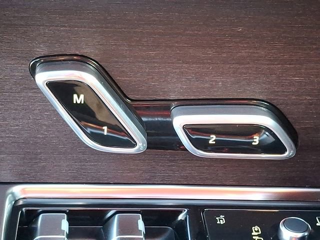 Used 2025 Land Rover Range Rover Long Wheelbase Autobiography image 31