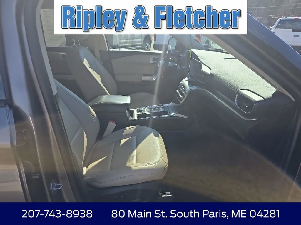 Used 2021 Ford Explorer XLT w/ Equipment Group 202A AWD/4WD image 18
