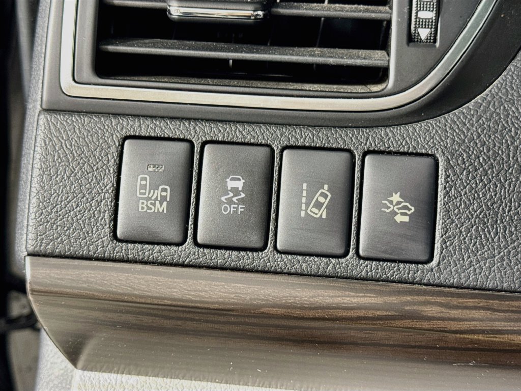 Used 2015 Toyota Camry XLE w/ Moonroof Package FWD image 15