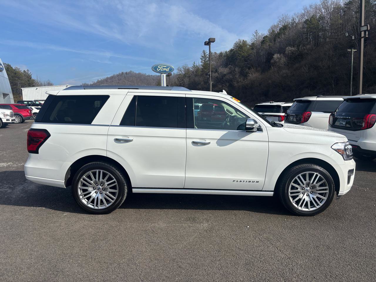 Used 2023 Ford Expedition Platinum image 5