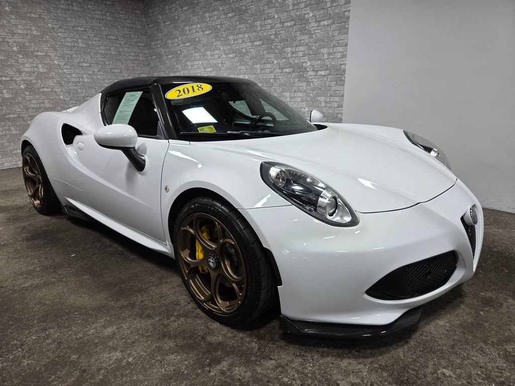 Used 2018 Alfa Romeo 4C Spider RWD image 2