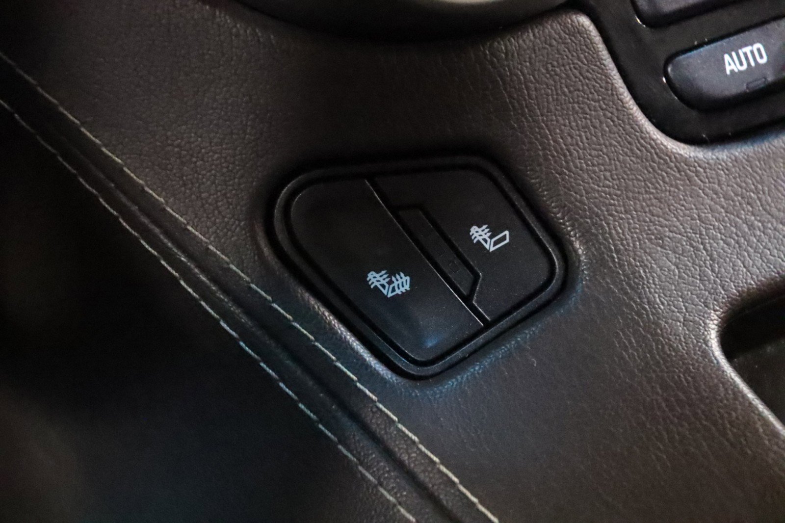 Used 2017 Chevrolet Suburban LT AWD/4WD image 72