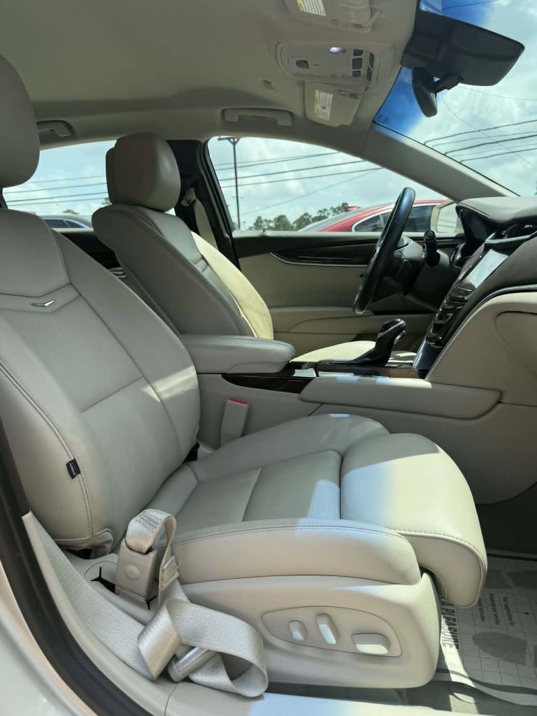 Used 2014 Cadillac XTS Premium FWD image 23