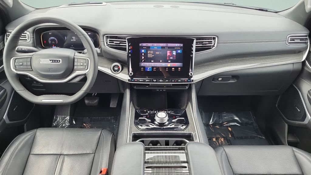 Used 2022 Jeep Wagoneer Series III AWD/4WD image 11