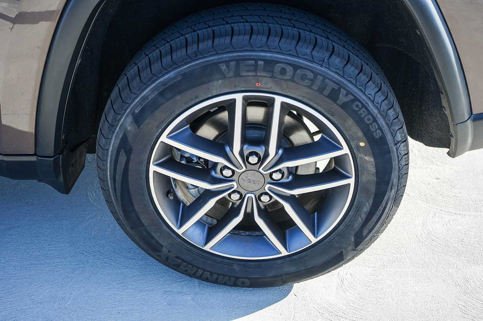 Used 2021 Jeep Grand Cherokee Limited AWD/4WD image 10