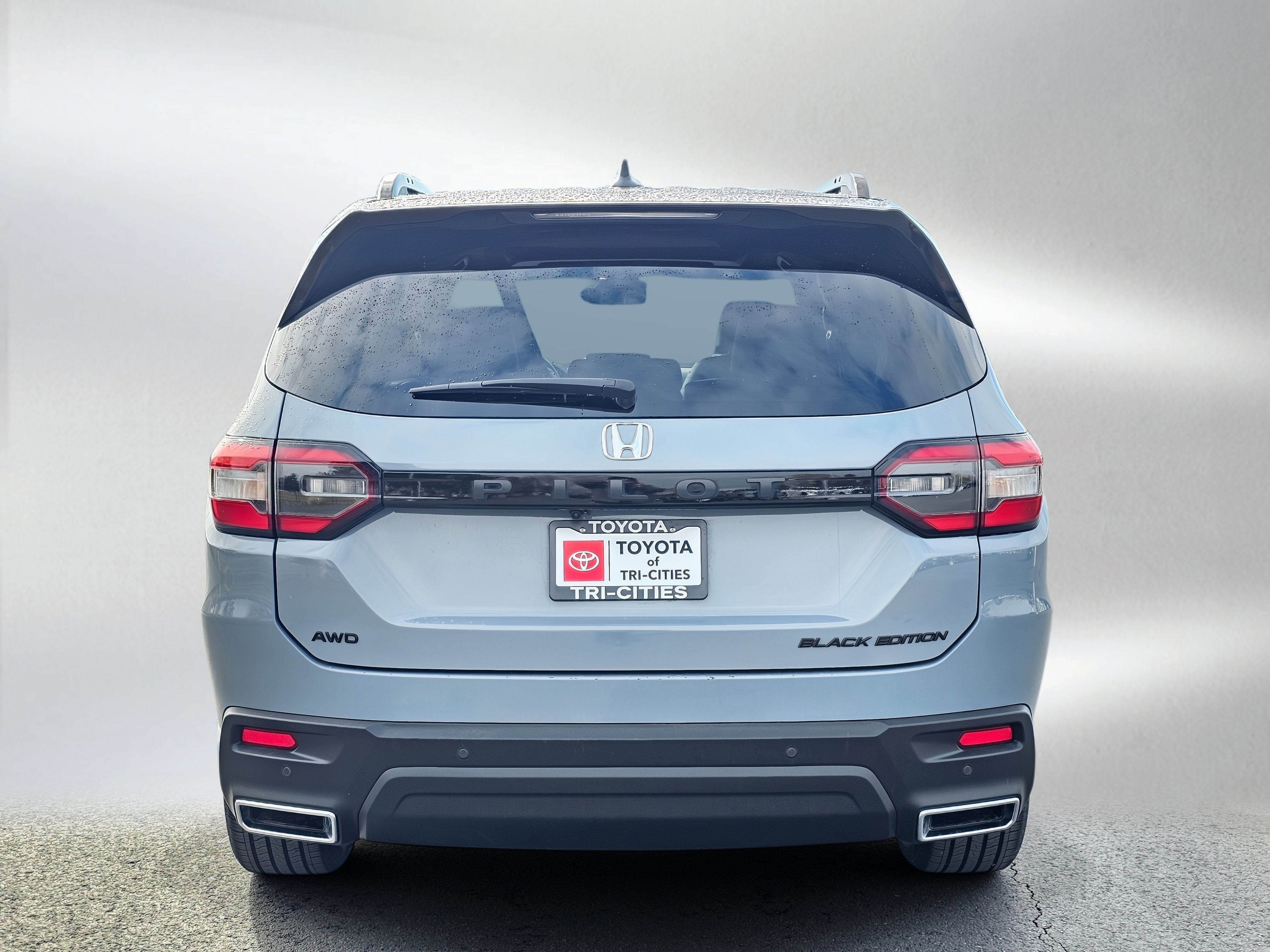 Used 2025 Honda Pilot Black Edition image 4