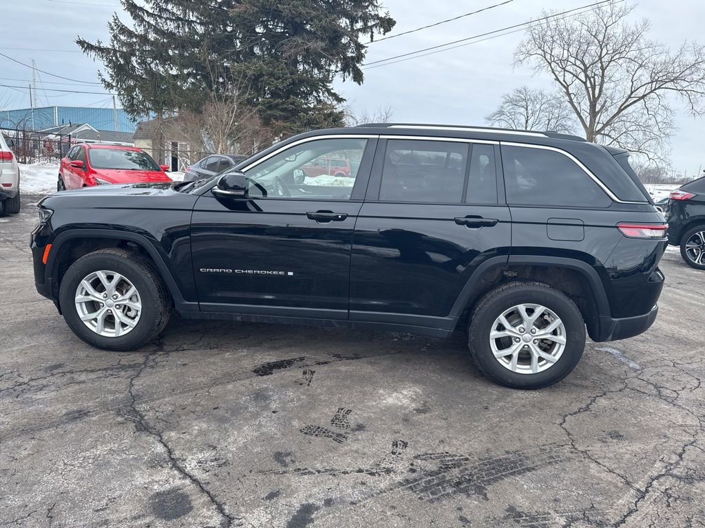 Used 2023 Jeep Grand Cherokee Limited image 12