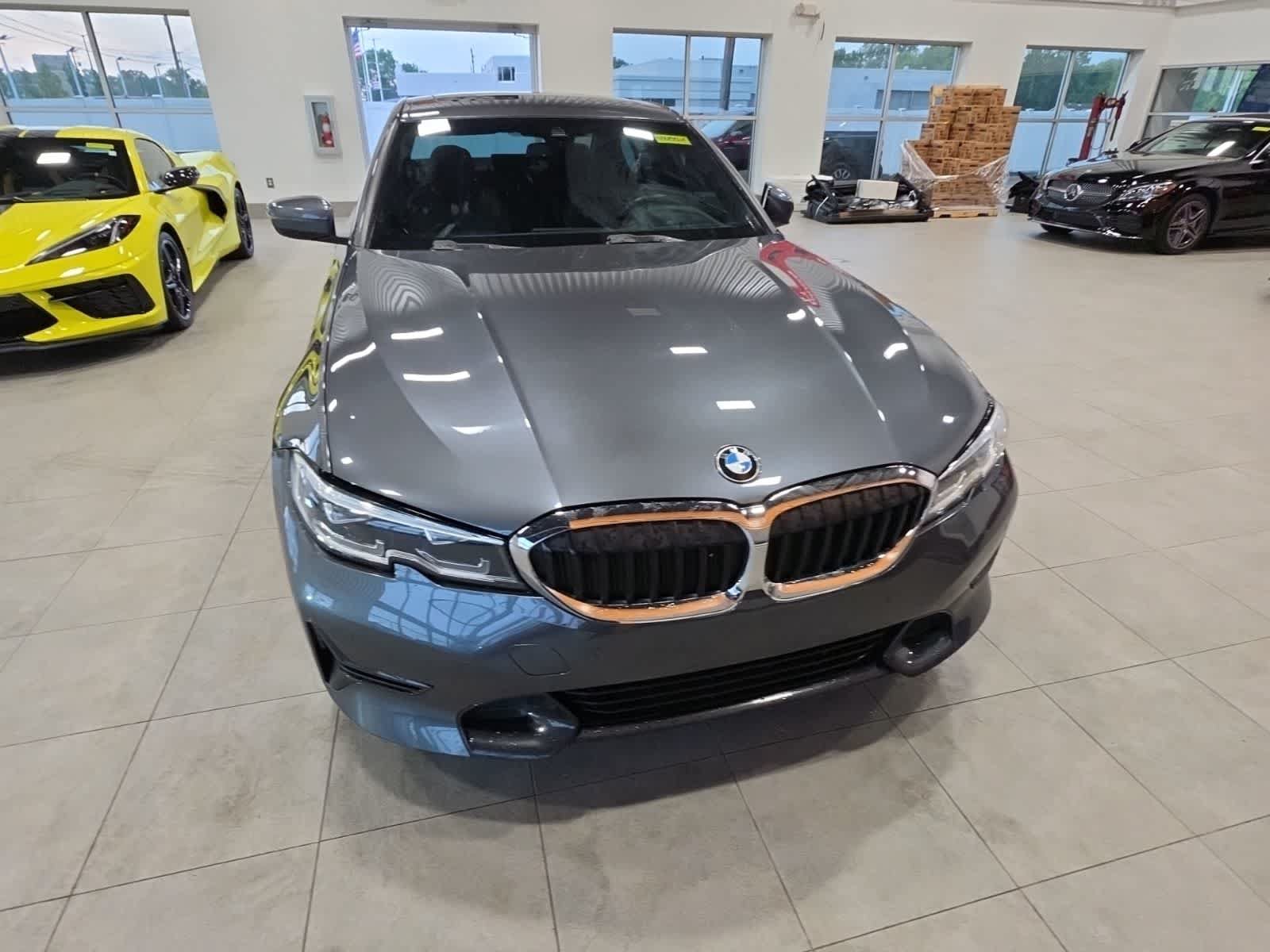 Used 2021 BMW 330e xDrive w/ Premium Package AWD/4WD image 3