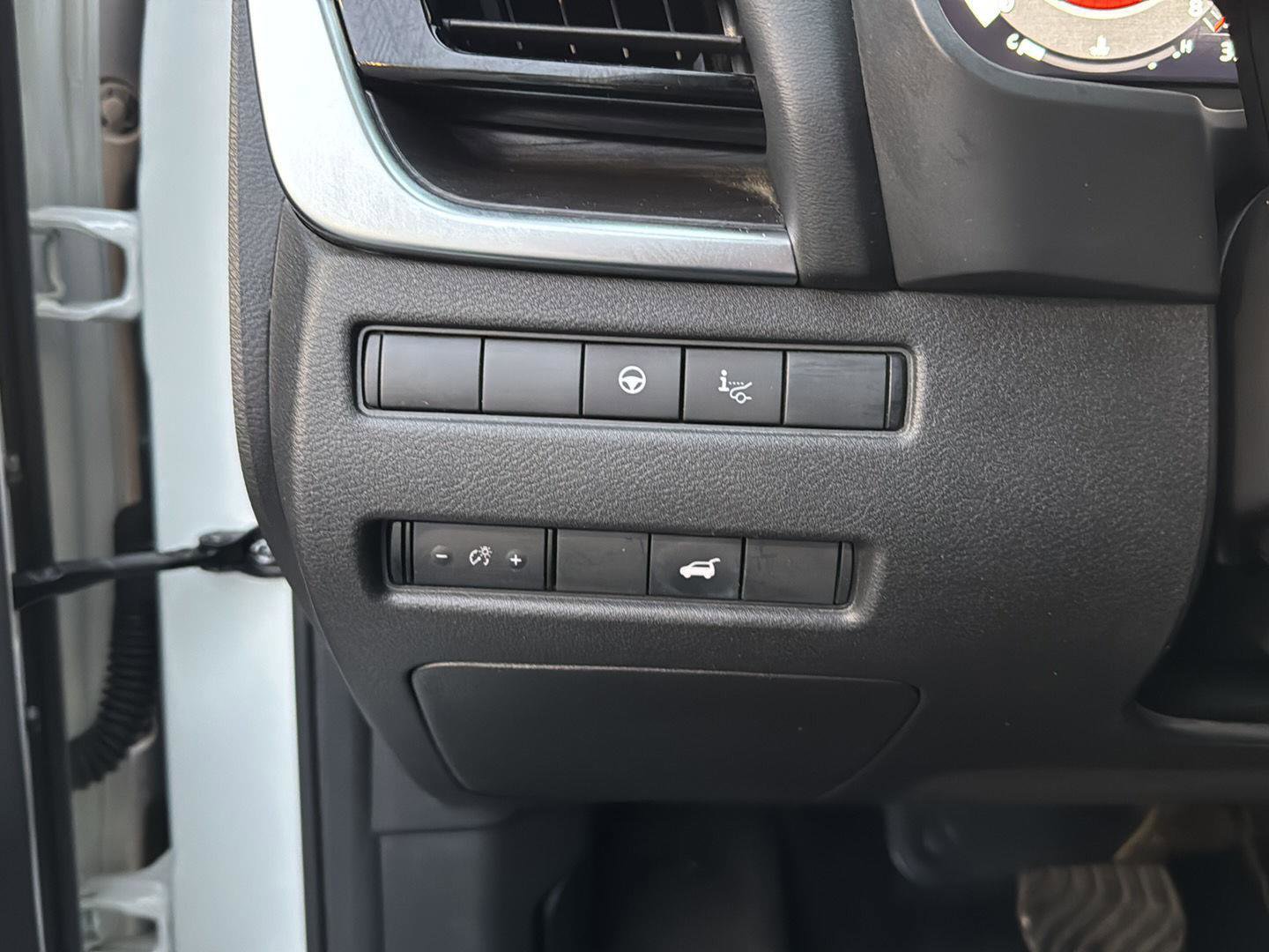 Used 2023 Nissan Rogue Platinum w/ Platinum Premium Package FWD image 21