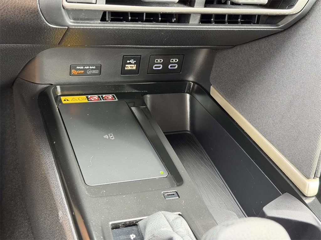 Certified 2025 Toyota Camry LE image 6