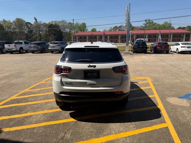 Used 2025 Jeep Compass Sport image 7