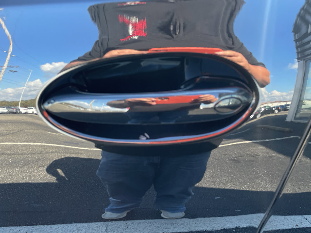 Used 2024 BMW X6 xDrive40i w/ Executive Package image 7