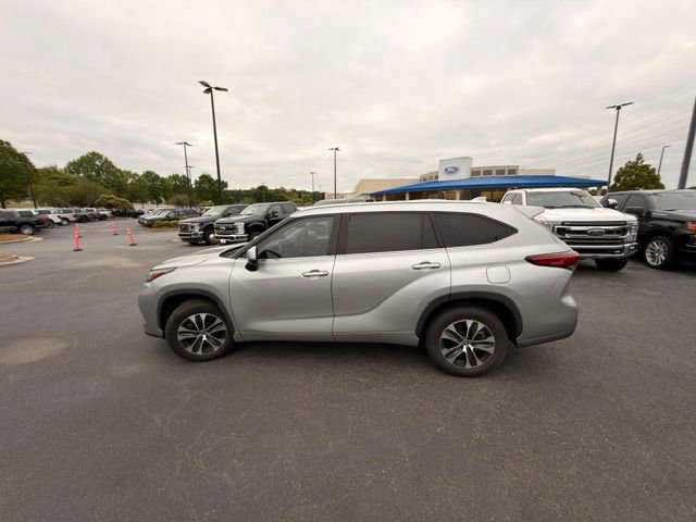 Used 2020 Toyota Highlander XLE FWD image 8
