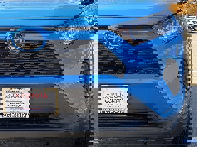 Certified 2020 Toyota RAV4 LE image 9