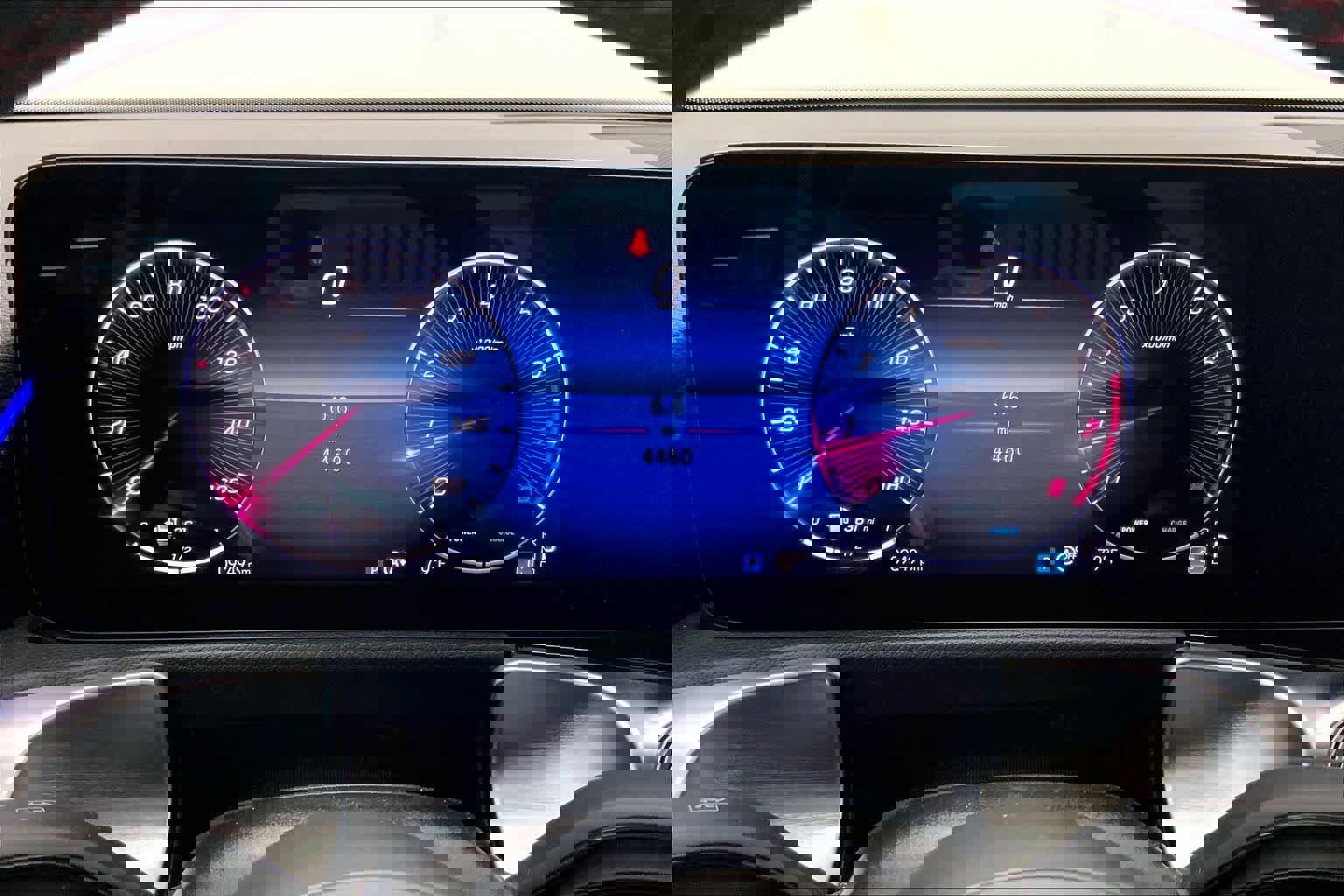 Used 2025 Mercedes-Benz GLB 250 image 23