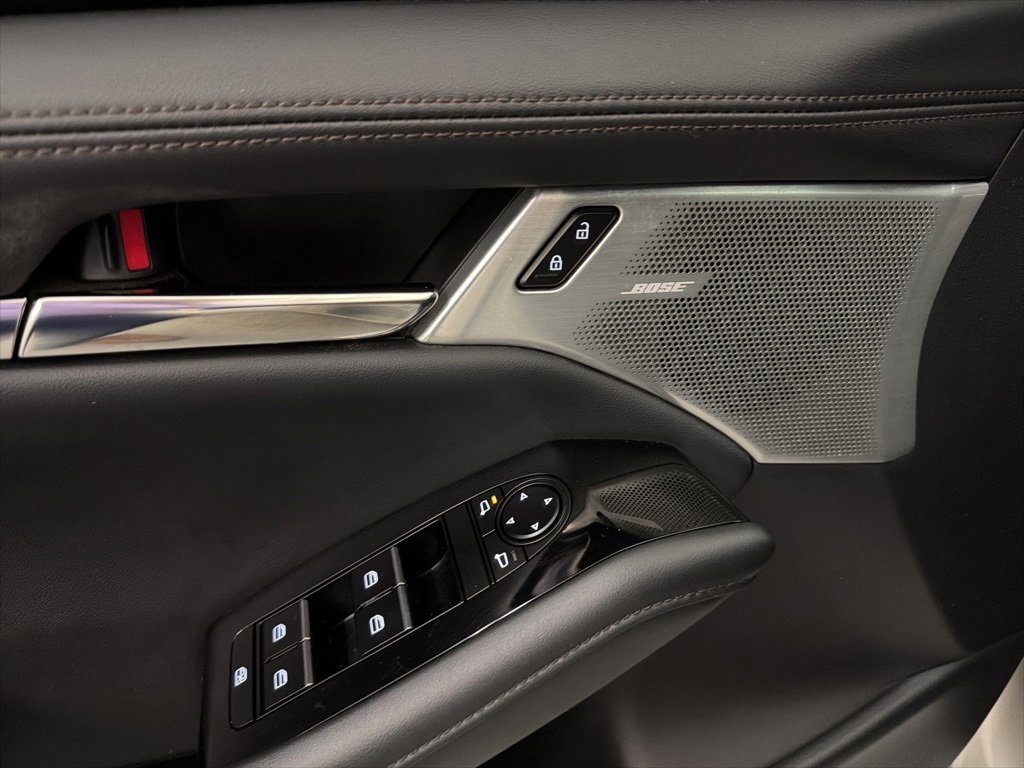 Used 2024 MAZDA MAZDA3 Hatchback w/Premium Plus Pkg image 11