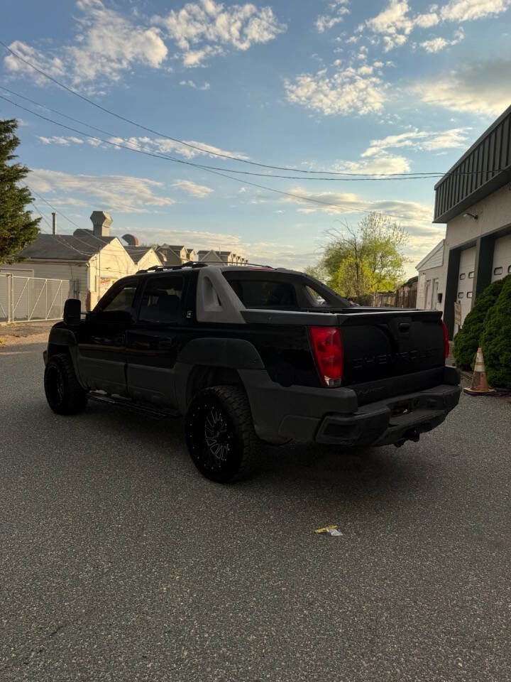 Used 2003 Chevrolet Avalanche 4x4 w/ The North Face Edition image 4