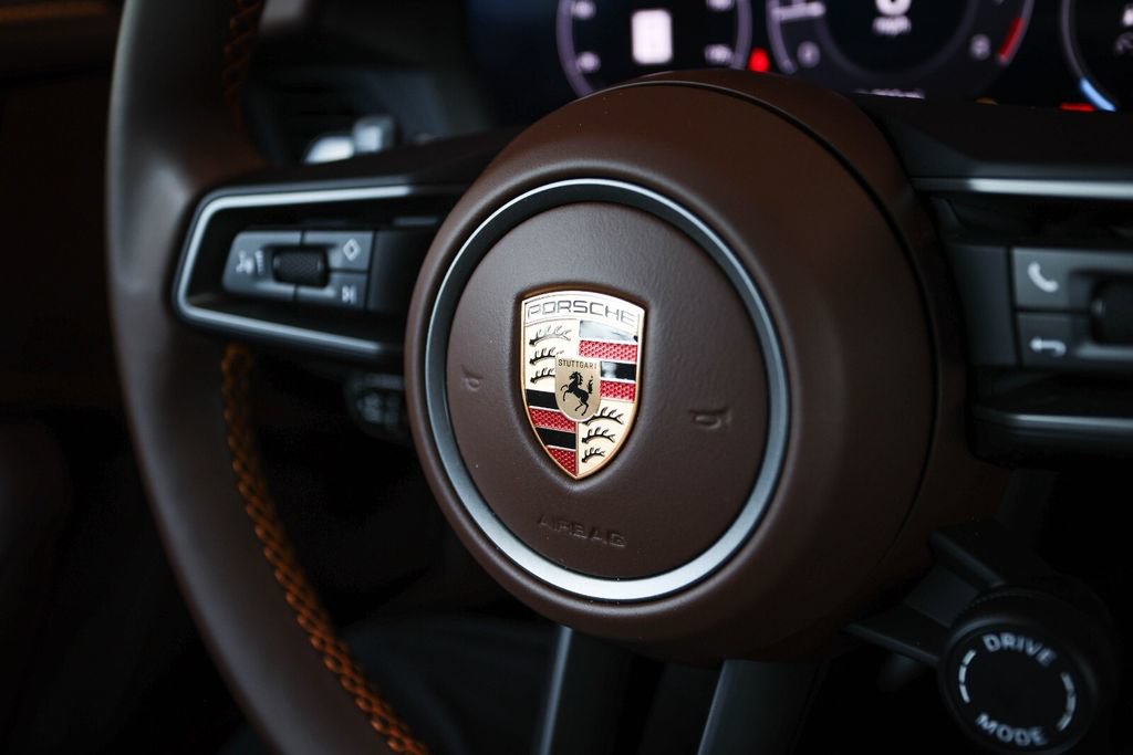 Used 2025 Porsche 911 Carrera RWD image 25