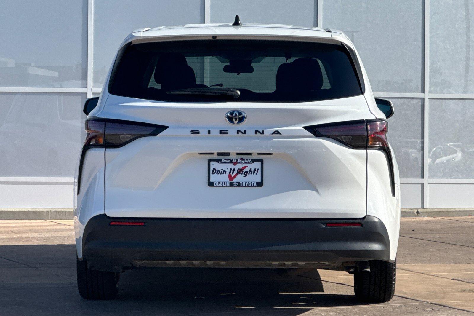 Certified 2024 Toyota Sienna LE AWD/4WD image 6