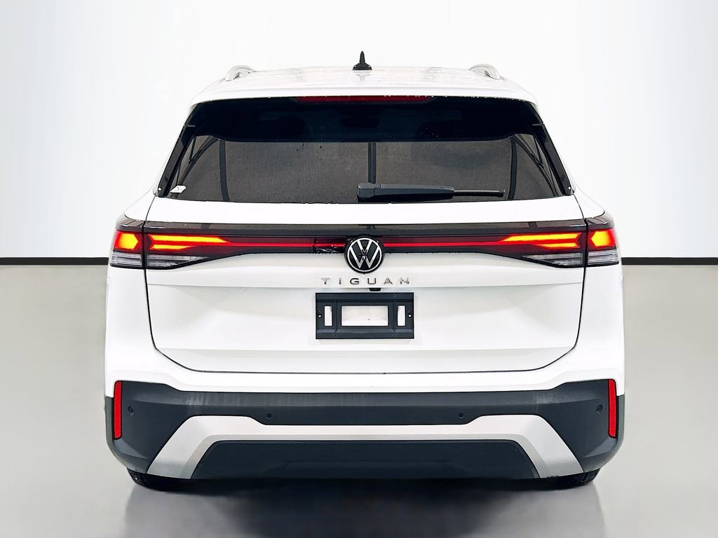 Used 2025 Volkswagen Tiguan S FWD image 5