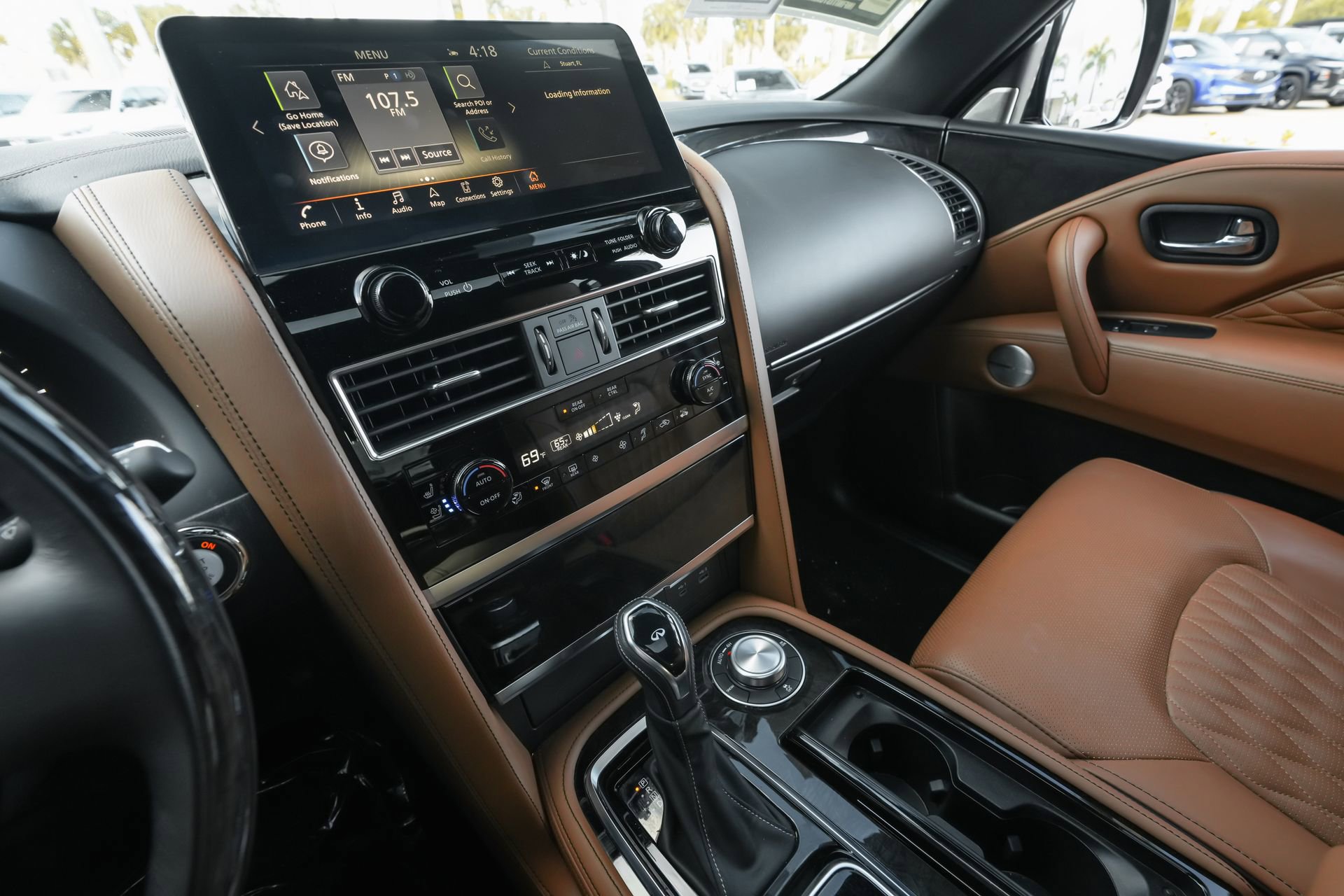 Used 2024 INFINITI QX80 Sensory image 10