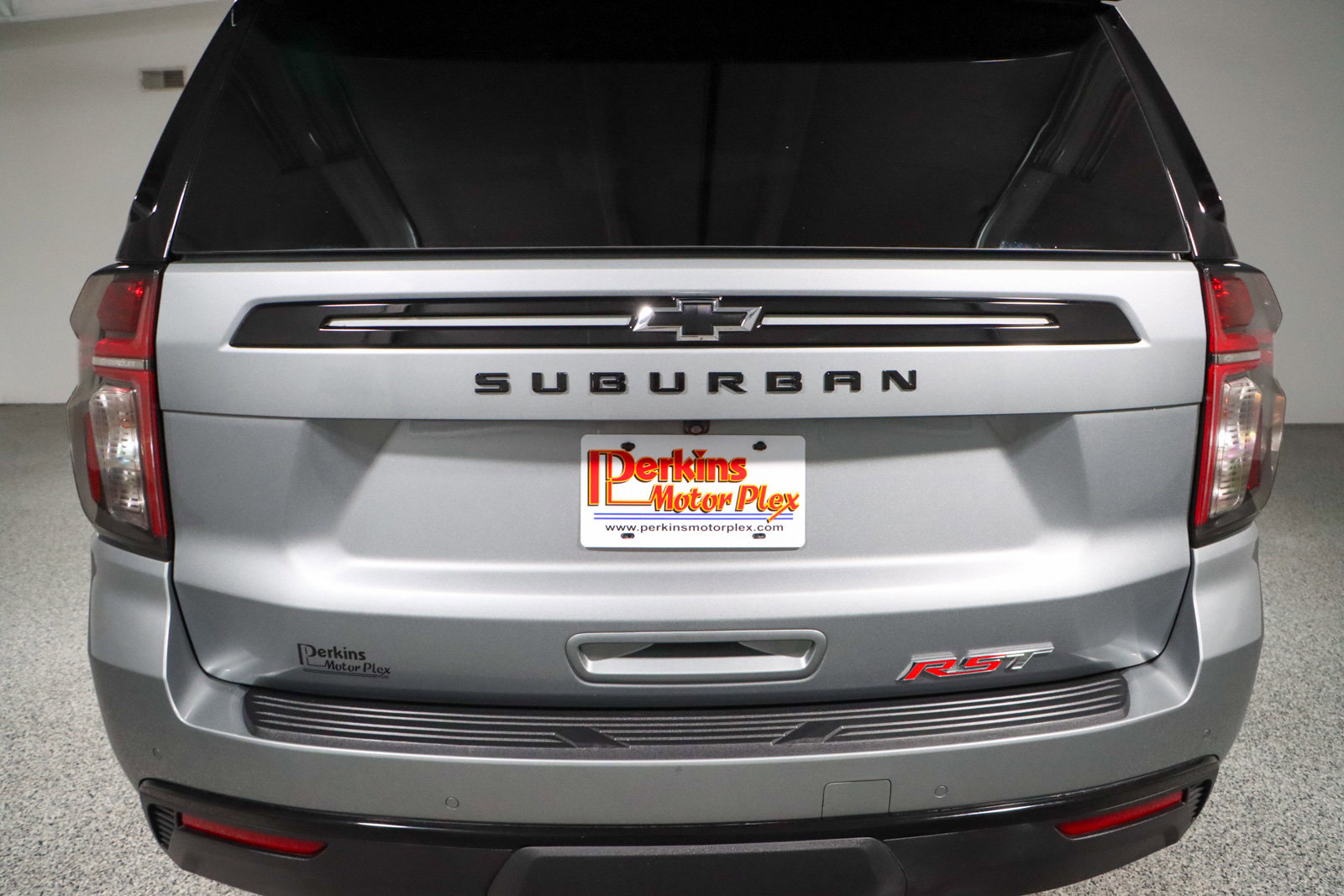 Used 2024 Chevrolet Suburban RST w/ Luxury Package image 8