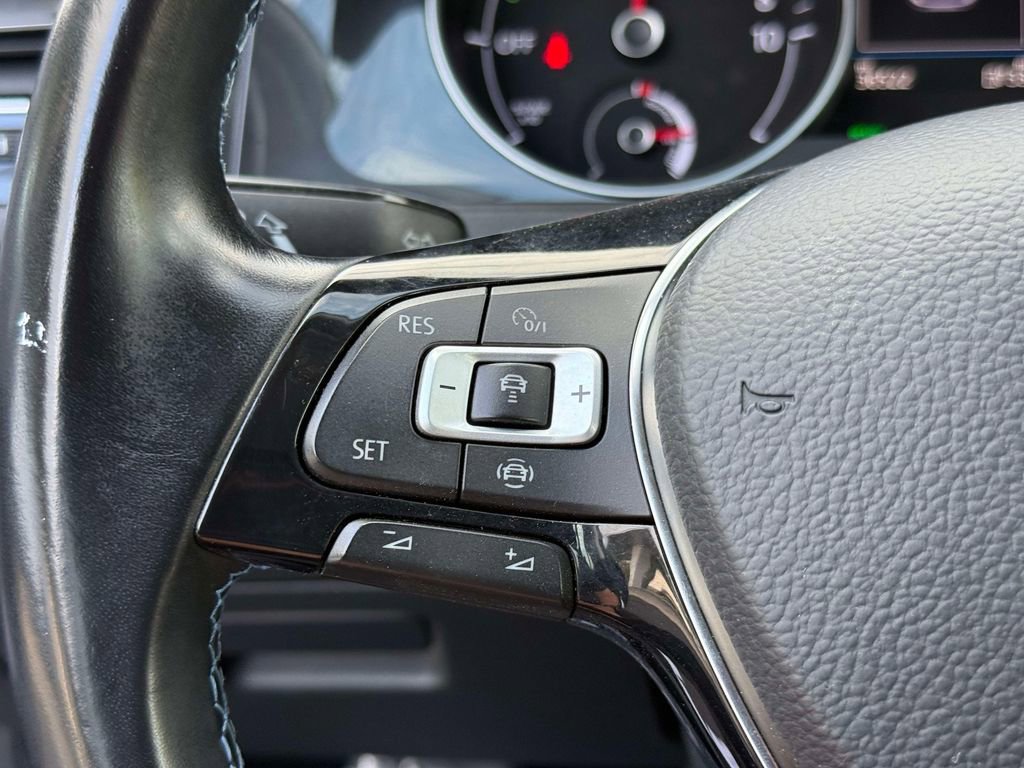 Used 2019 Volkswagen e-Golf SE w/ Driver Assistance Package image 32