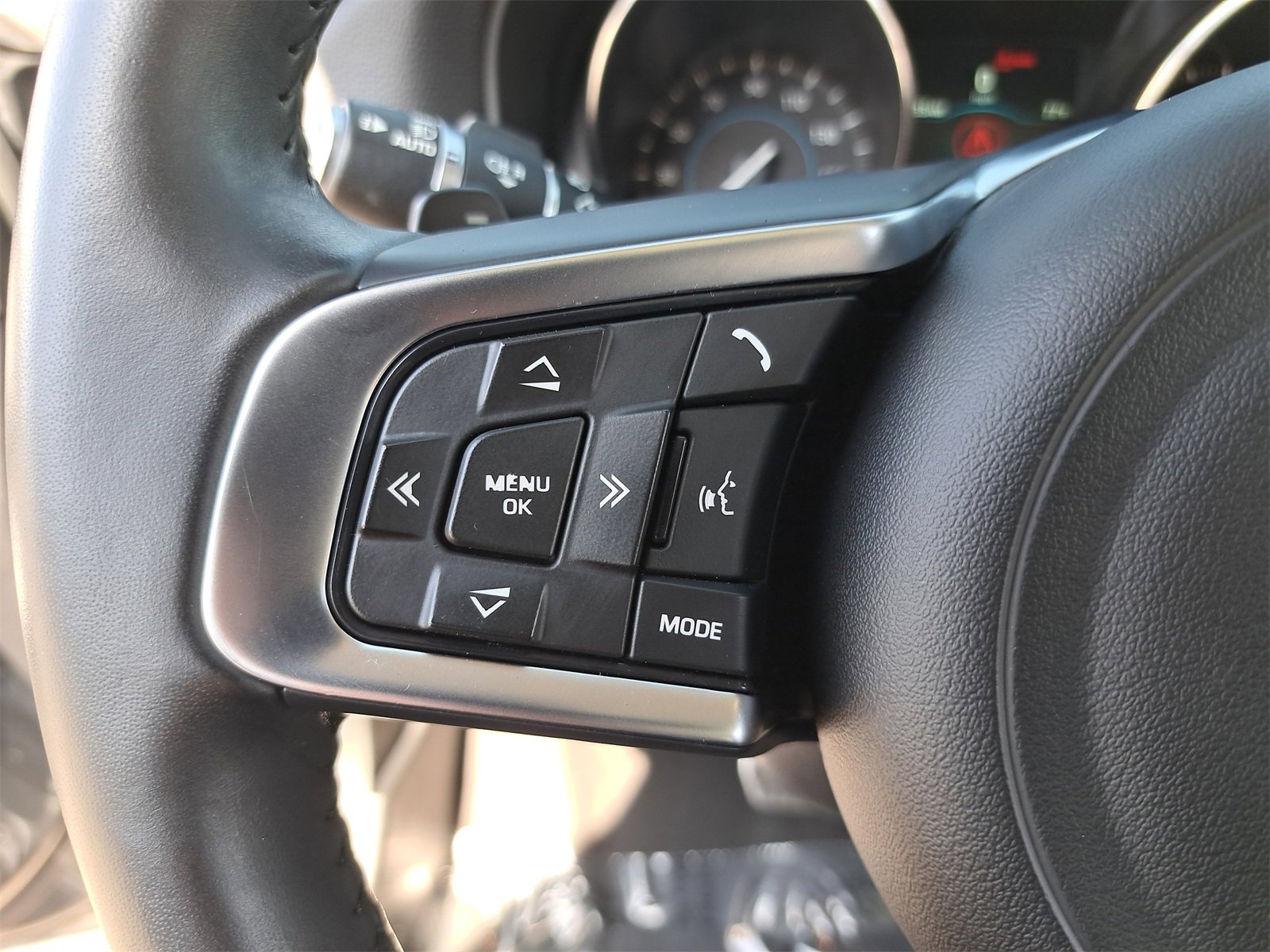 Used 2019 Jaguar XF Prestige image 17